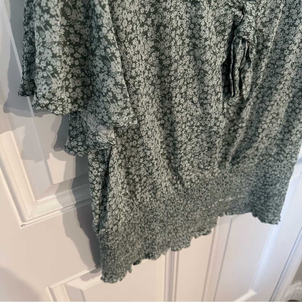 Flowy floral blouse - Picture 3 of 6